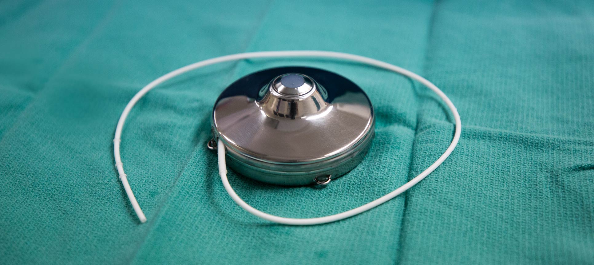 The hepatic arterial infusion device